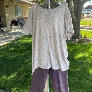 Livi active wear capris and shirt in purple size 18/20